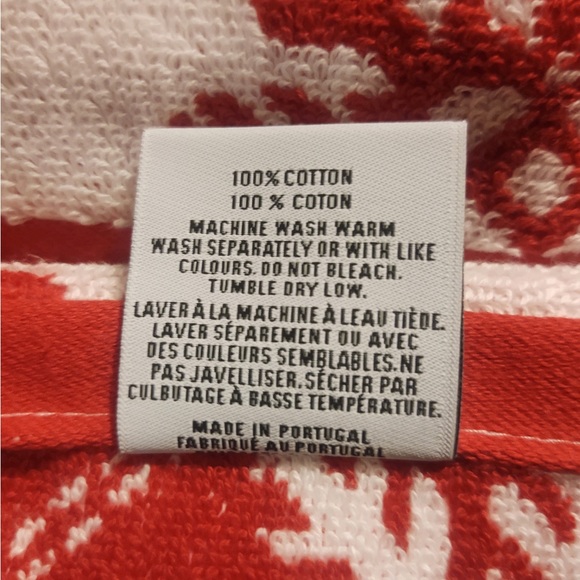 🎁BIANCA Bath Towel Set - Reversible Red & White Snowflakes - 6 Pieces - Picture 9 of 10